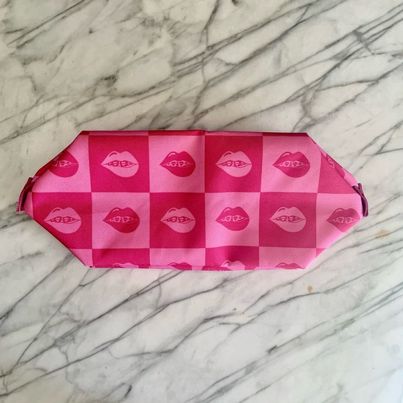 *SOLD* 2023 Give Lip Makeup Bag - Picture 1 of 6